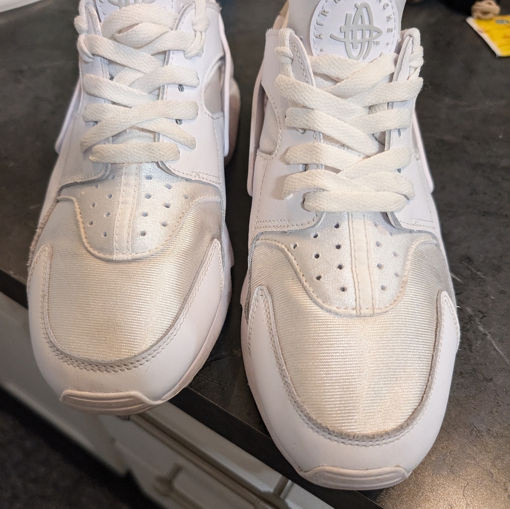 Nike huarache all white - used good condition